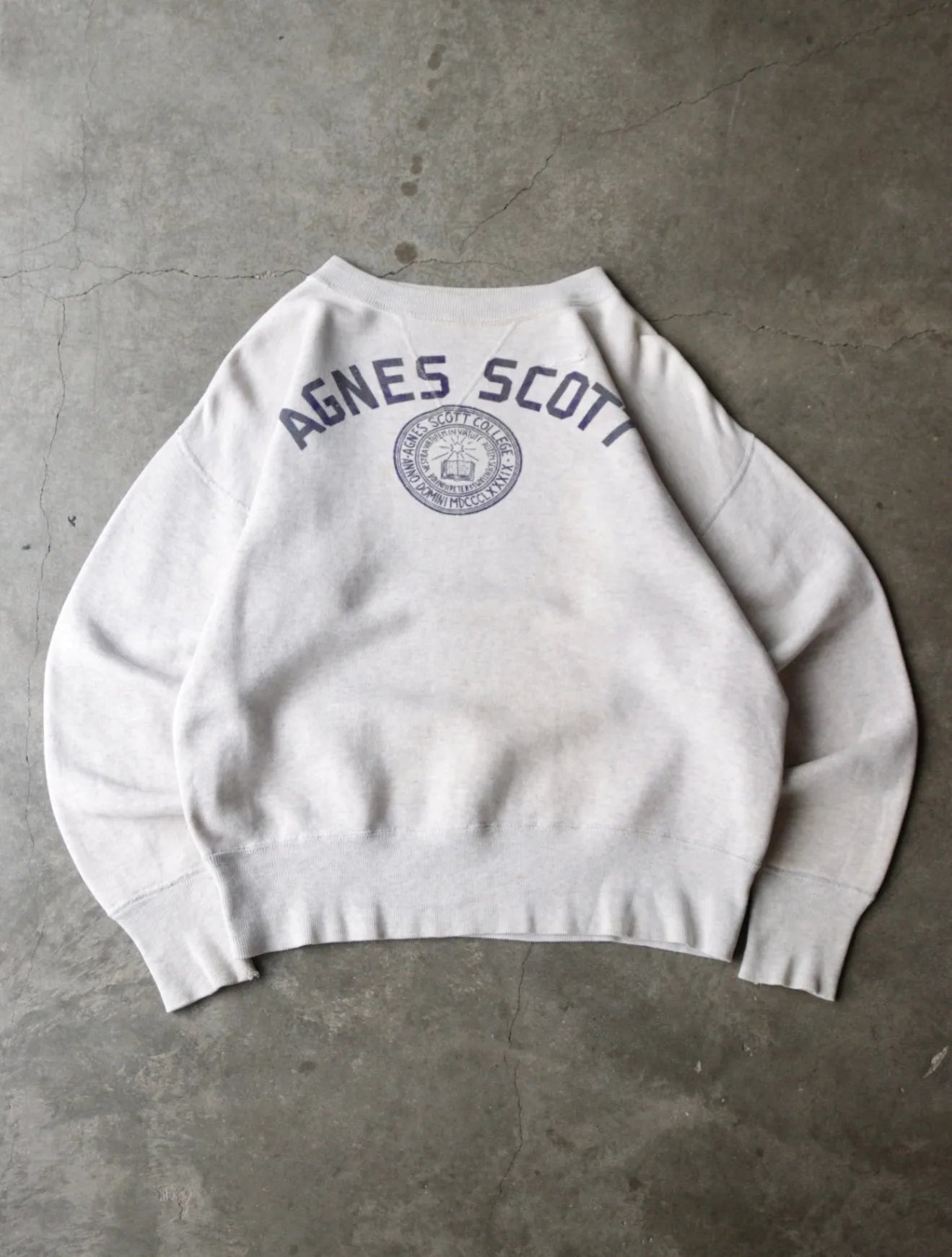 1950S SINGLE V AGNES SCOTT SWEATSHIRT